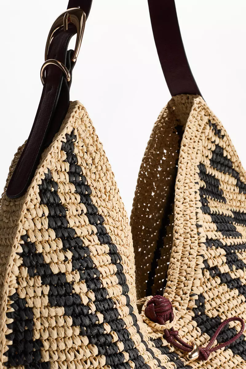 Straw shoulder bag