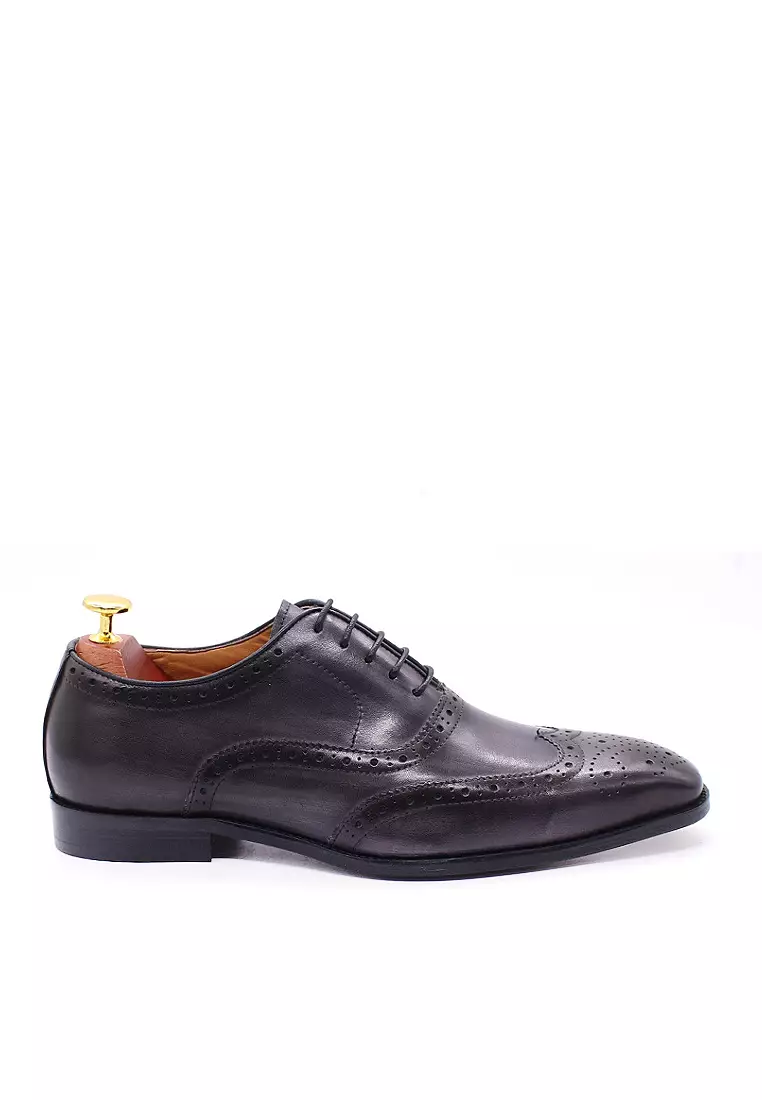 Discount on Twenty Eight Shoes  shoes - SKU: VANSA Brogue Top Layer Cowhide Oxford Shoes VSM-F0771
