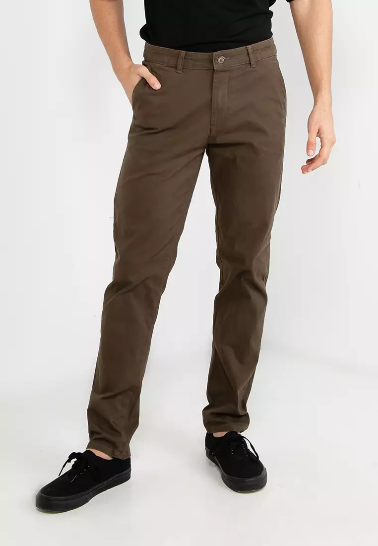 GAP Modern Chino Khaki Pants in Athletic Taper with Stretch