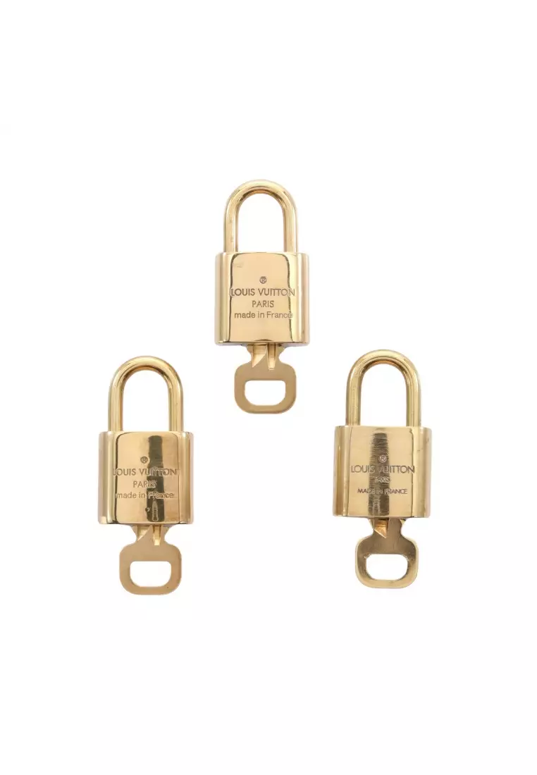 Louis Vuitton Safety Pin Gold Tone Key Holder / Bag Charm Louis Vuitton