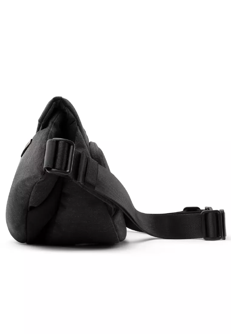 用途多變‧潮流隨身‧R1 時尚斜孭袋-隕石黑