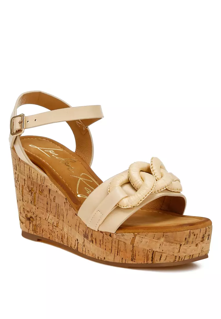 Cushion Chain Pin Buckle Wedges in Beige