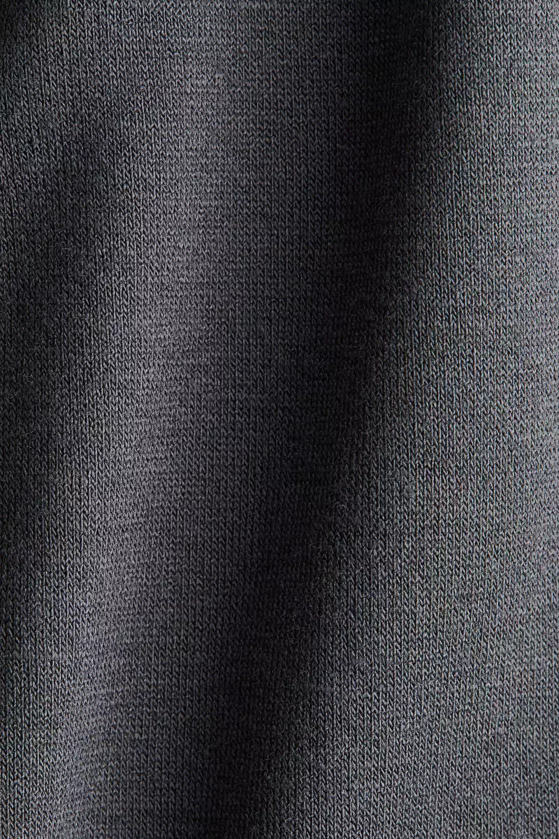 Off-the-shoulder top