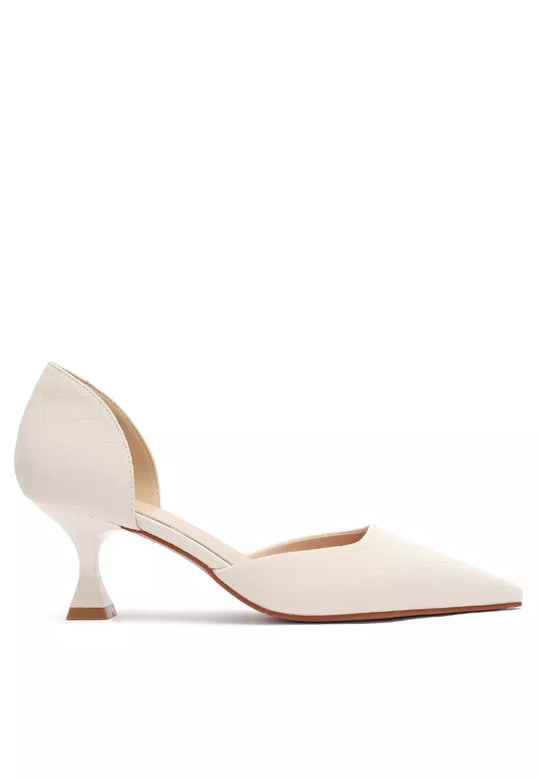 Discount on Twenty Eight Shoes  shoes - SKU: 4.5cm Pointed Hollow Pumps 2260-1