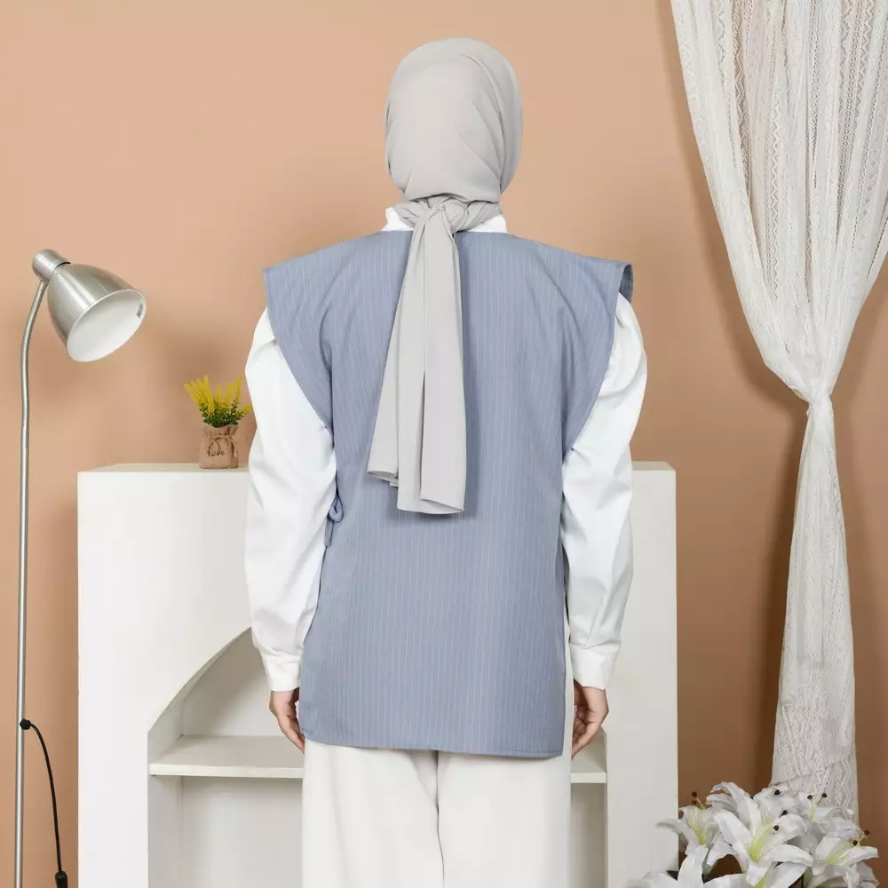 Devara Vest - Powder Gray M19548 R87S3