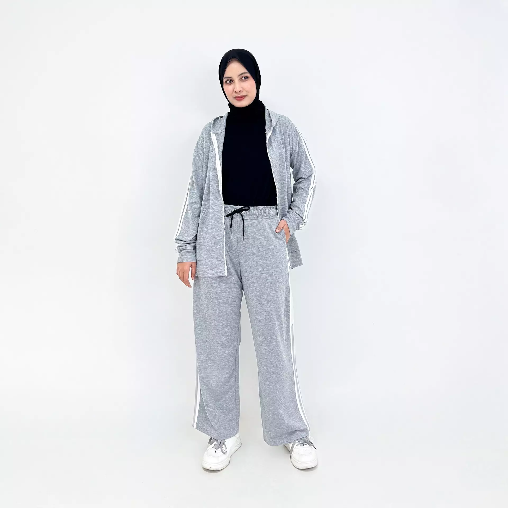 Setelan Training Sporty Amita ABU MUDA