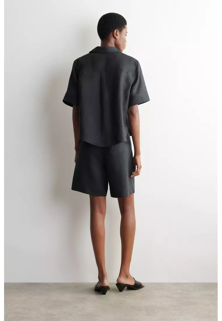 OVERSIZED SHORT-SLEEVED LINEN SHIRT