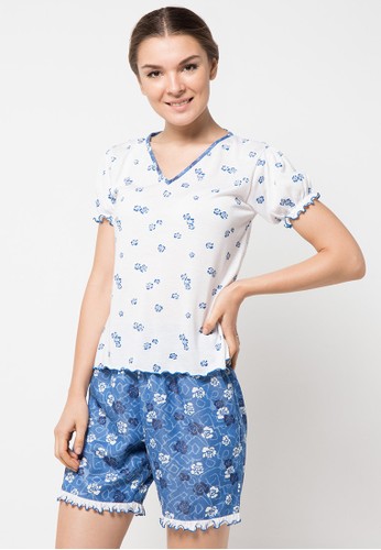Sleepwear Blue Flower Printed with 3/4 pajamas
