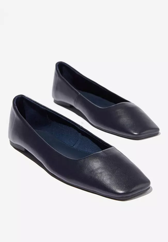 Flat shoes hotsell rubi hitam