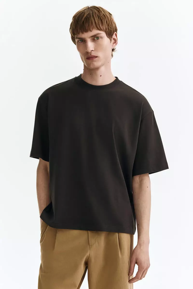 Loose Fit Boxy-style T-shirt