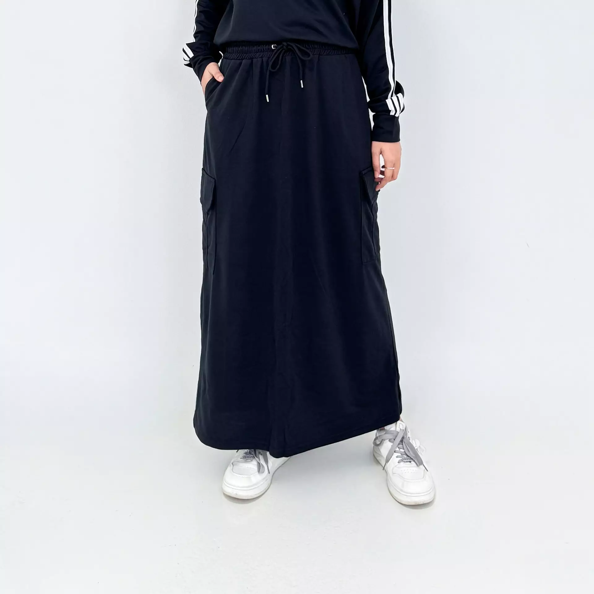 Set Sporty Training Cargo Skirt [Black Series]