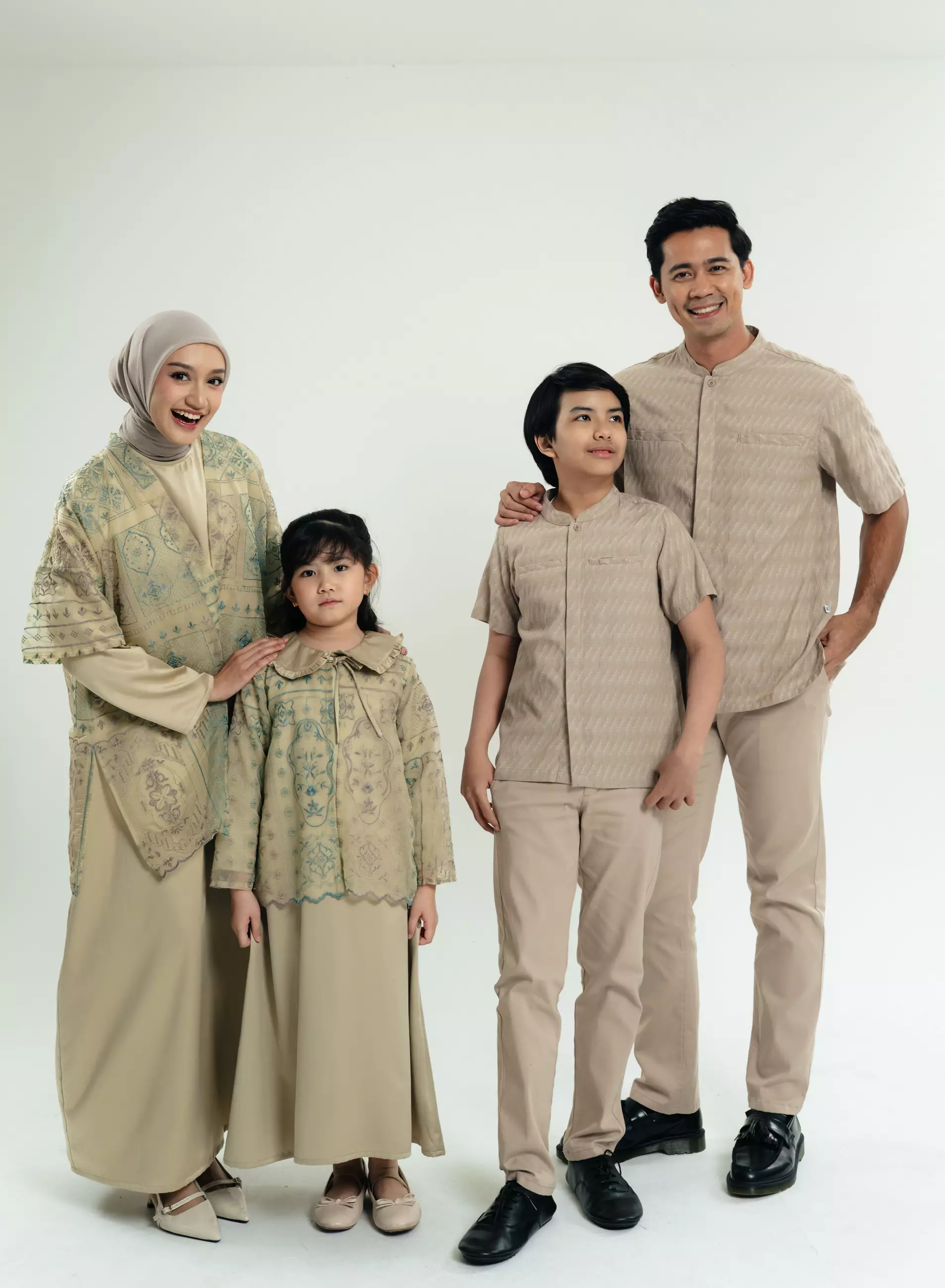 SARIMBIT Kayumi Girls