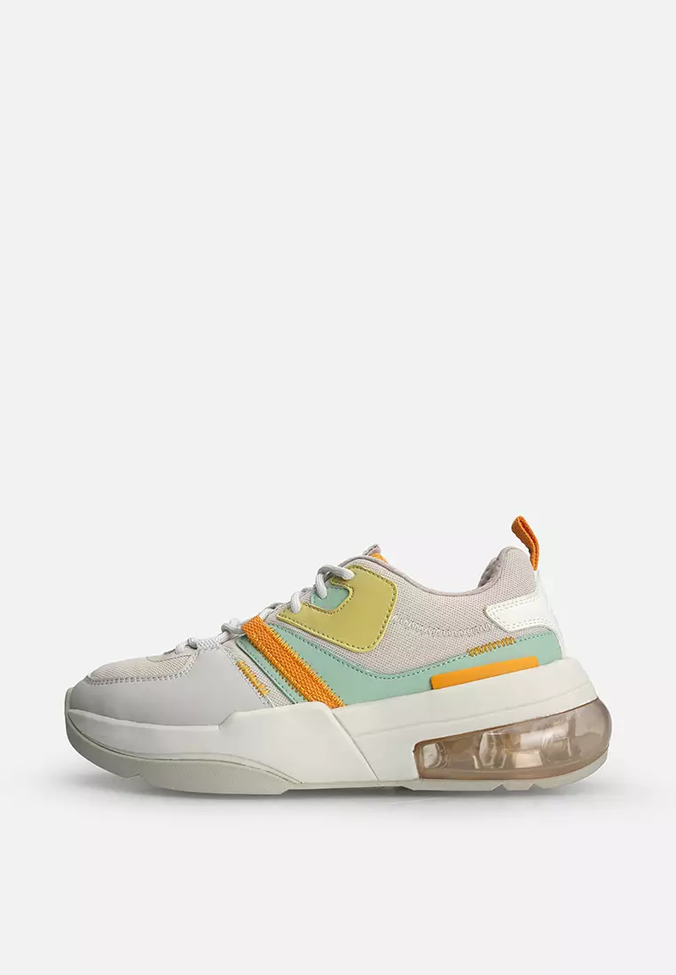 Sports world ladies trainers discount