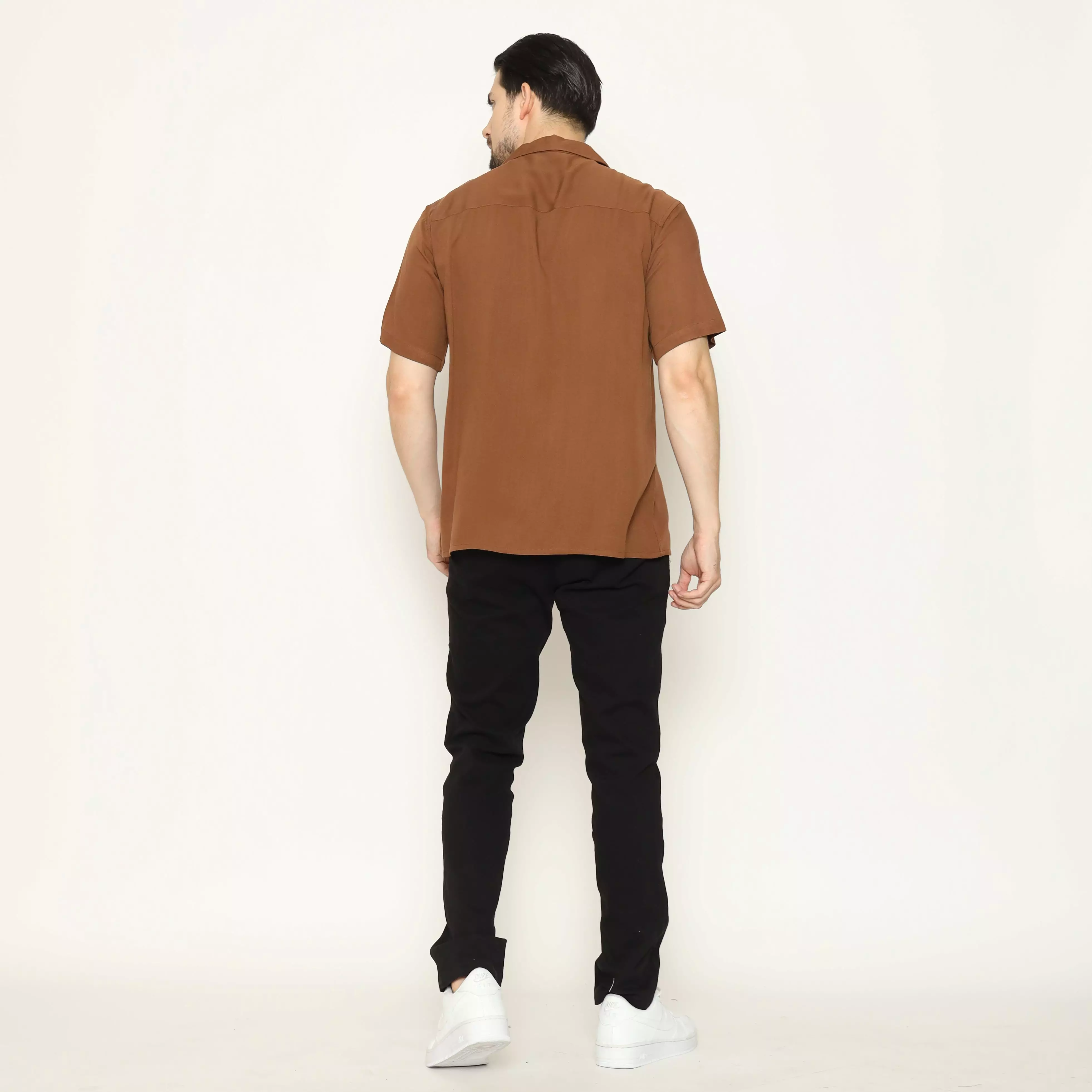 MAGINOT Kemeja Pria Basic Cuban Collar Rayon Pendek BROWN