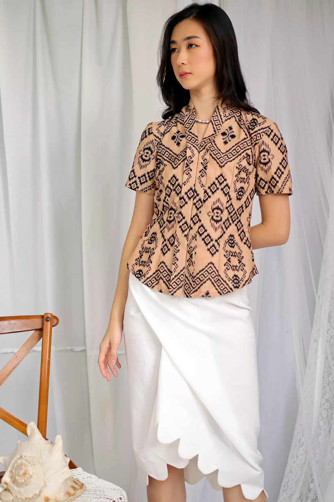 Kuncup Ikat Beige Kebaya Batik
