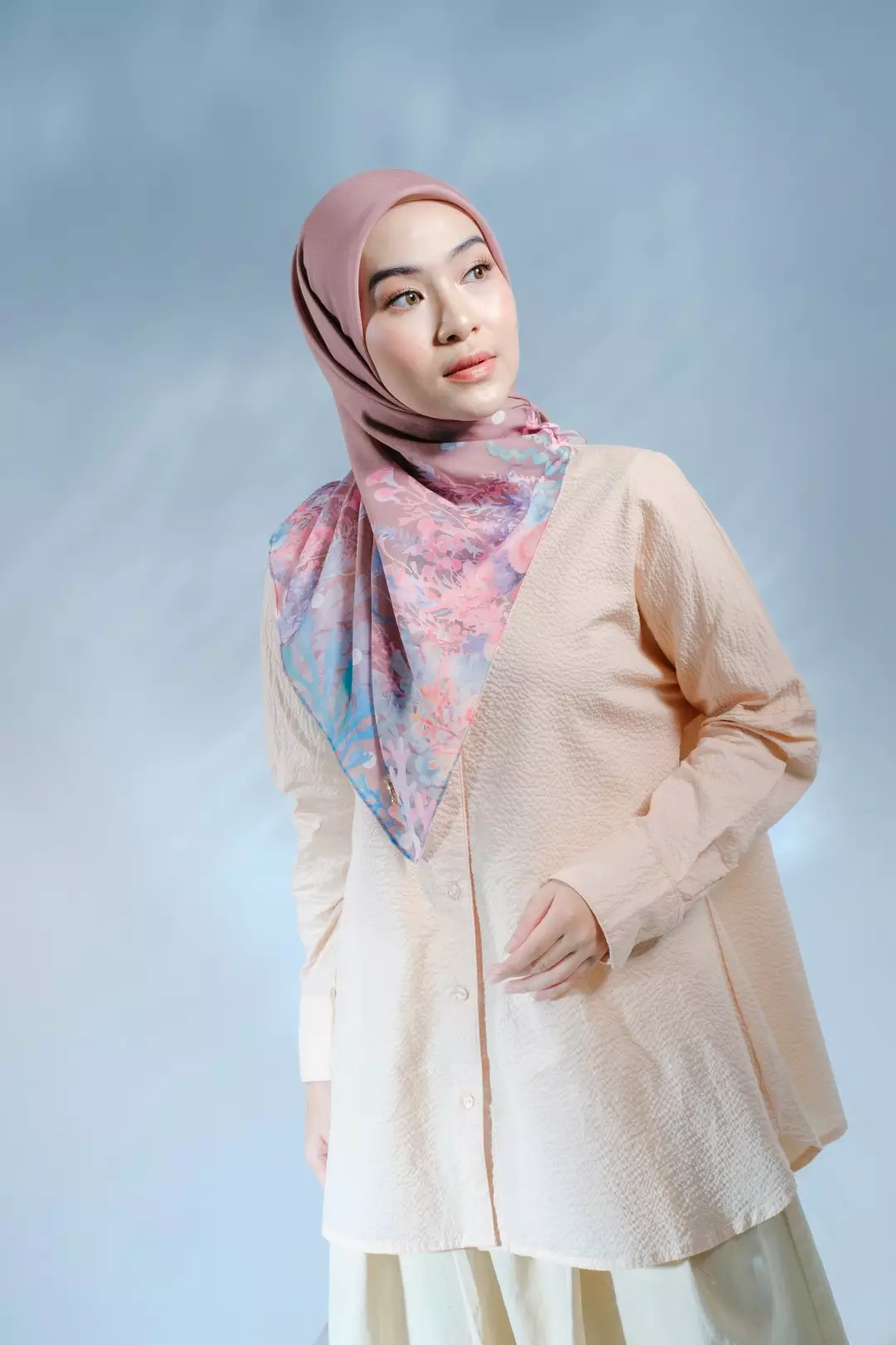 CORALINE  Scarf Brown - Kerudung Hijab Segiempat Motif With BOX - Bahan Nesla - Ukuran 115x115