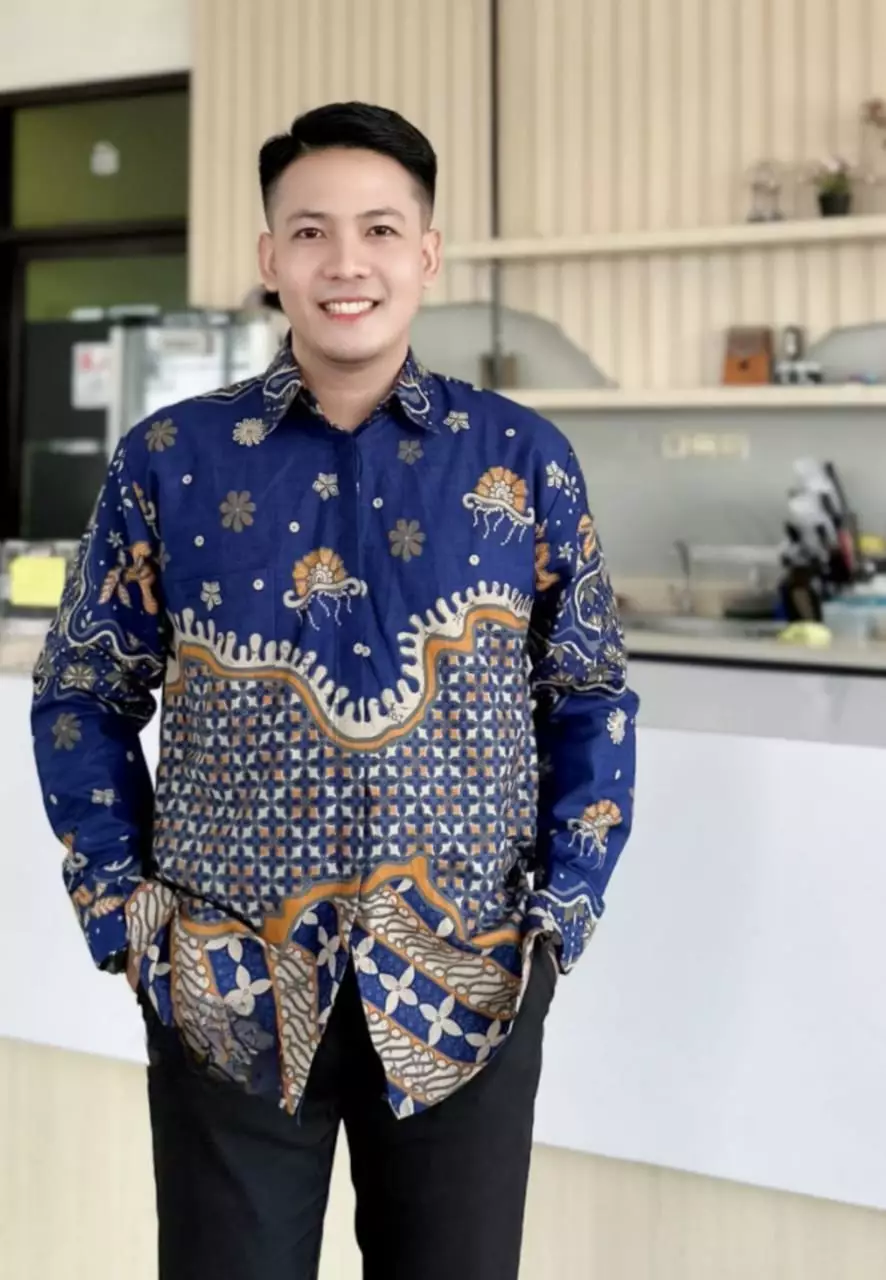 Almand Navy Kemeja Batik Pria Premium Slimfit Modern Lengan Panjang ALN