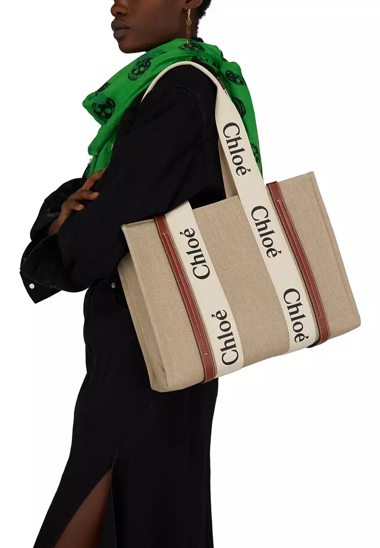 Woody Medium Tote Bag White Brown CHC22AS383I2690U