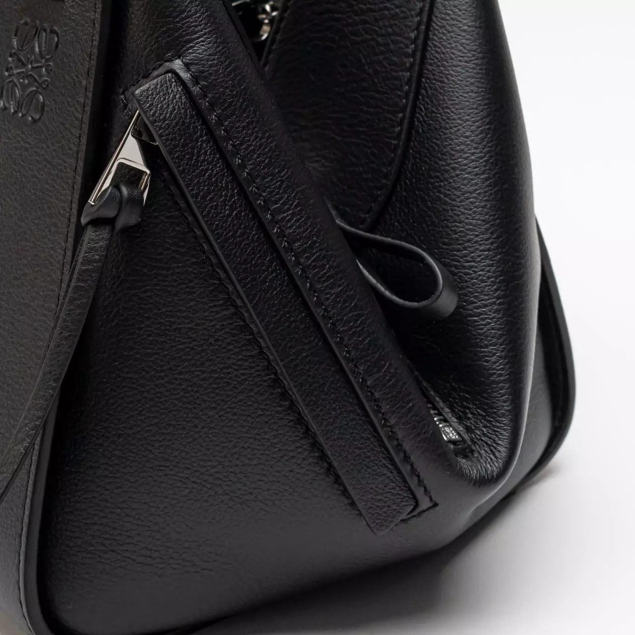 Hammock Compact Calfskin Bag Black