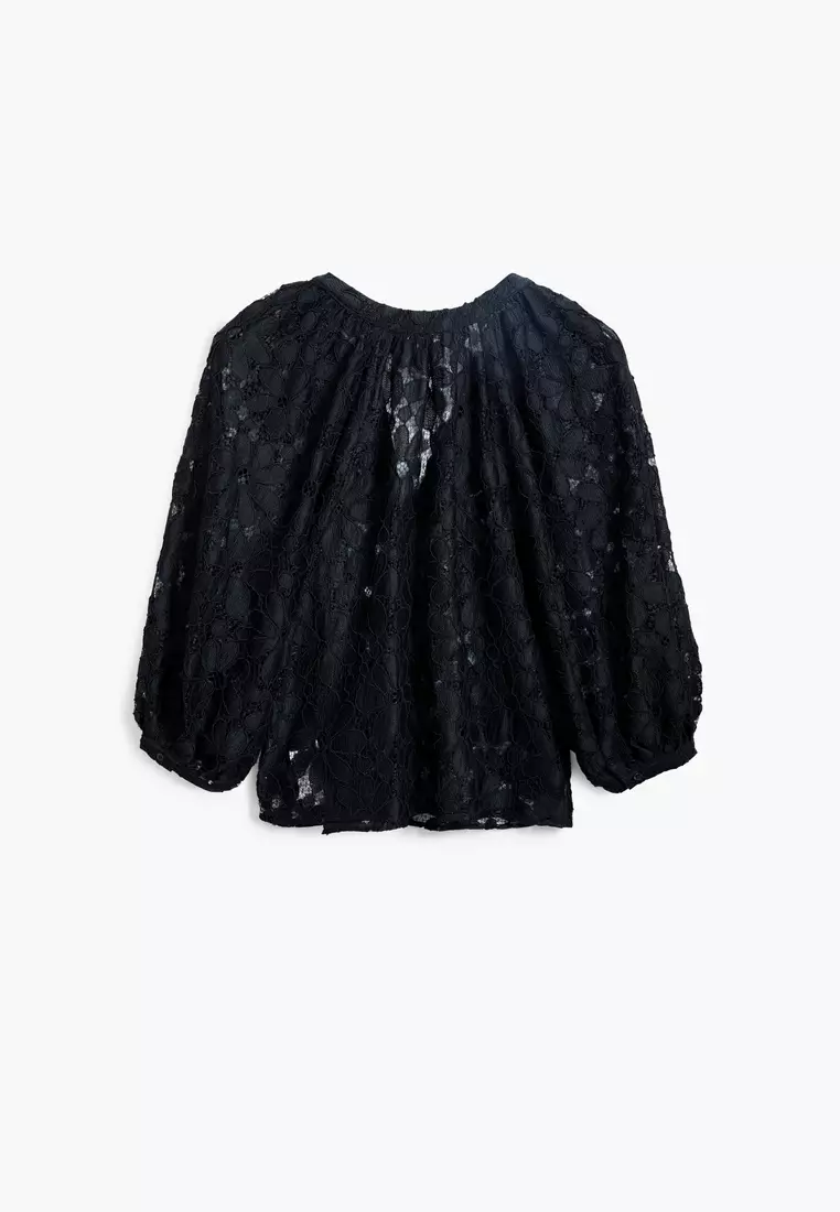 Cut-out blouse