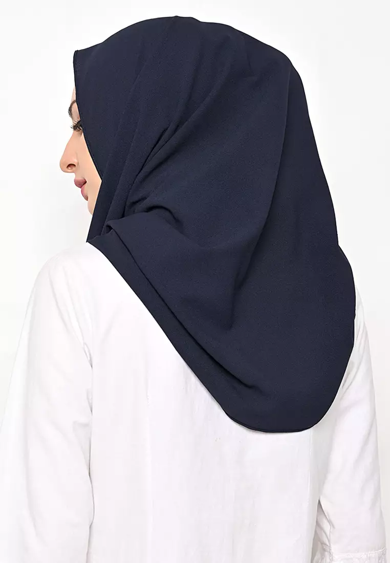 Hijab Segi Empat Diamond Jahit Tepi Navy