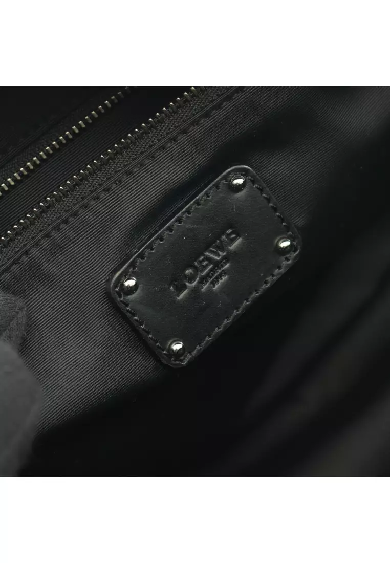 Pre-Loved LOEWE Lola 26 Handbag leather Champagne Gold black metallic