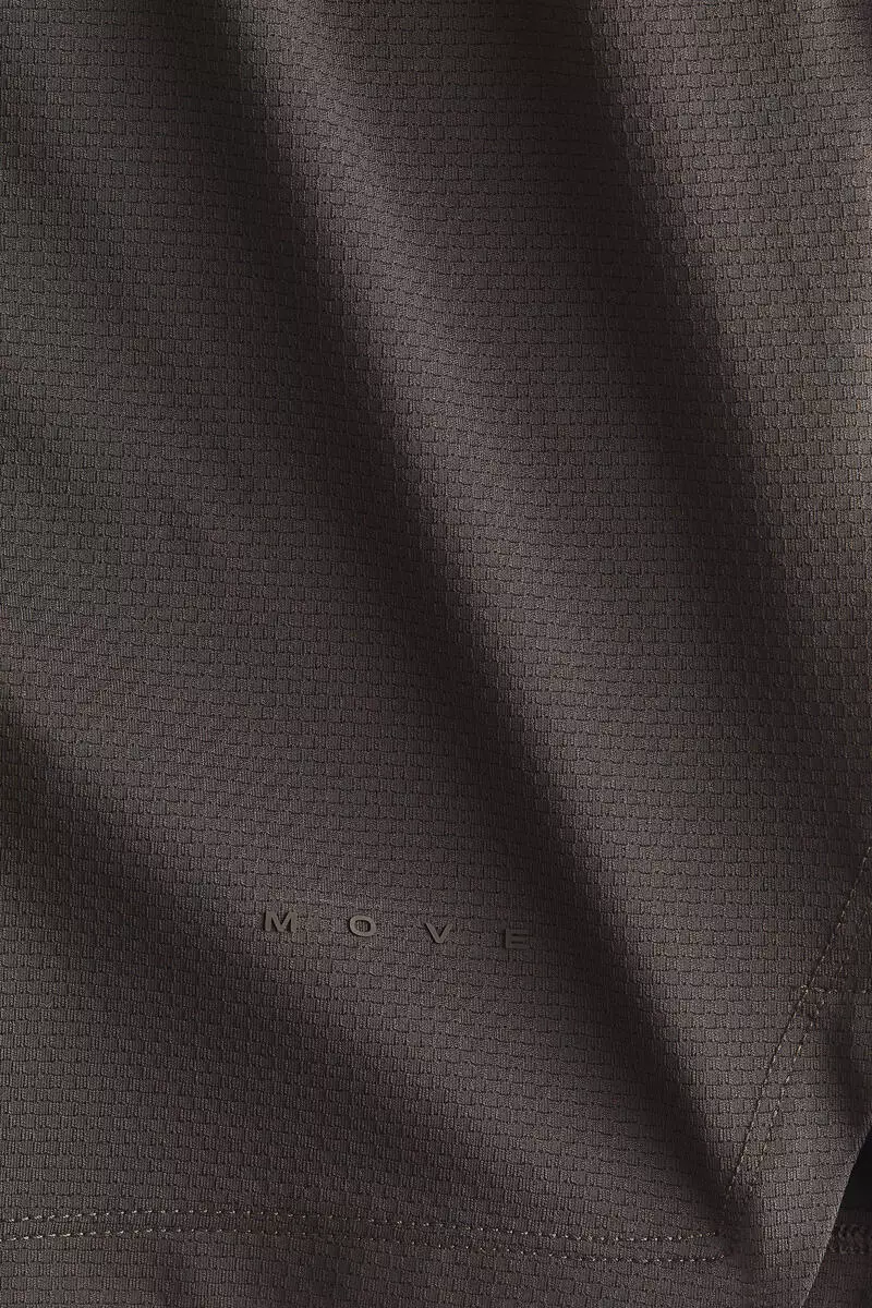 Sports shorts with DryMove™