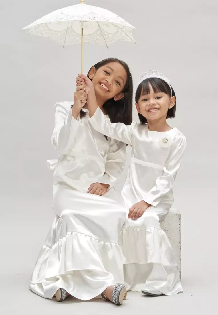 Girl OffWhite Dress with Flower Brooch Baju Hari Raya