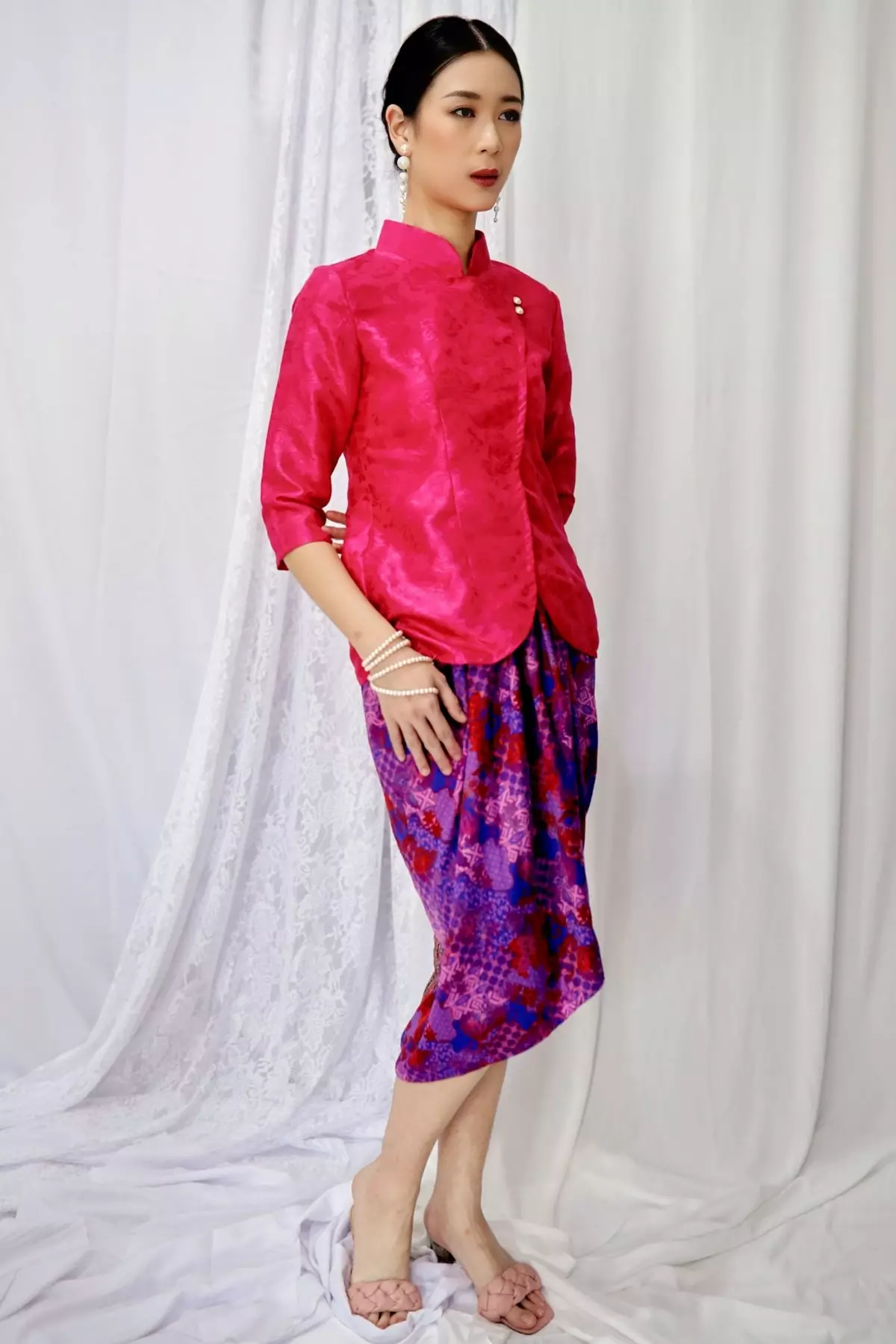 Devika Jaquard Magenta Kebaya Janggan
