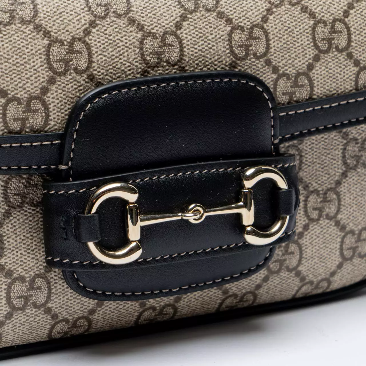 [4.4PRIL KEJUTAN HARGA] Horsebit 1955 Soft Small Top Handle Bag Beige Ebony Black