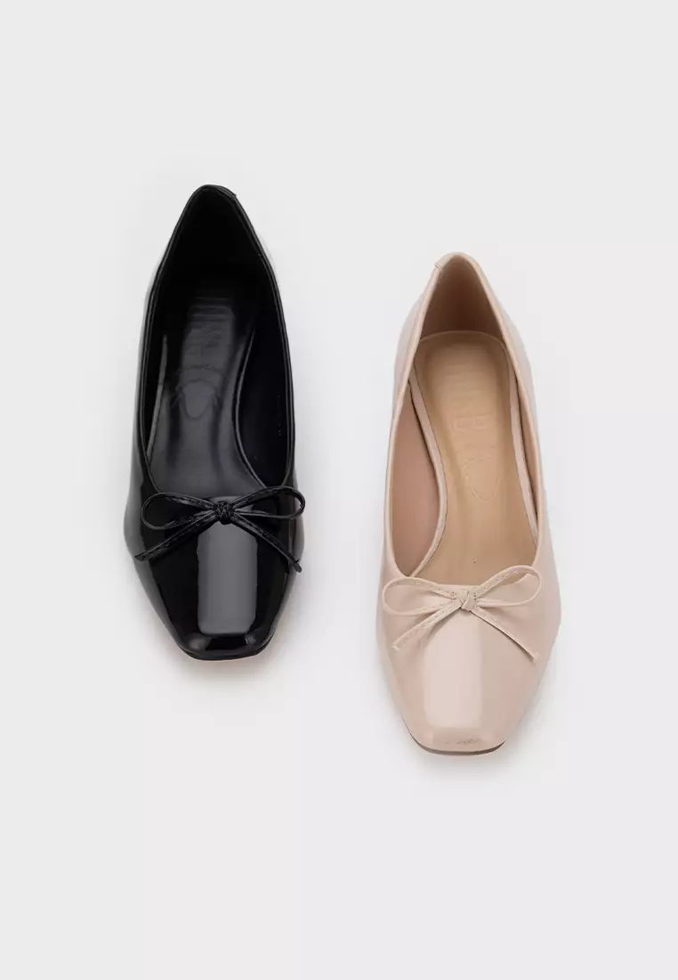 RIBBON DETAIL SQUARE TOE MID HEEL PUMP