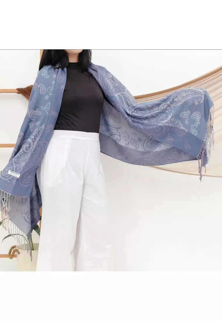 Aksesoris Wanita Reversible Viscose Gradient Paisley Pattern Pashmina Shawl Syal Gradasi Wanita Denim Blue