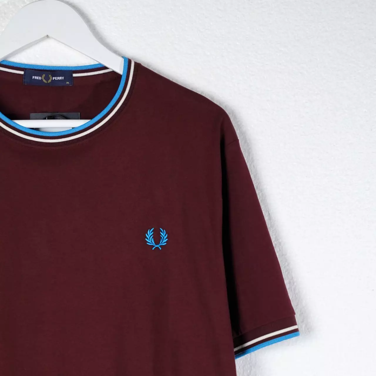 Kaos FRED PERRY TWIN COLLAR WHITE BLUE BURGUNDY TSHIRT 100% ORIGINAL