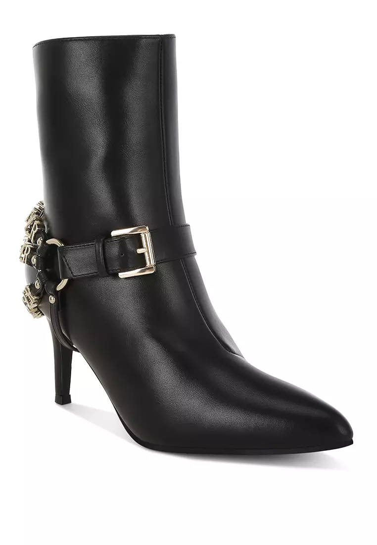 Sepatu bot stiletto detail tali kekang warna hitam