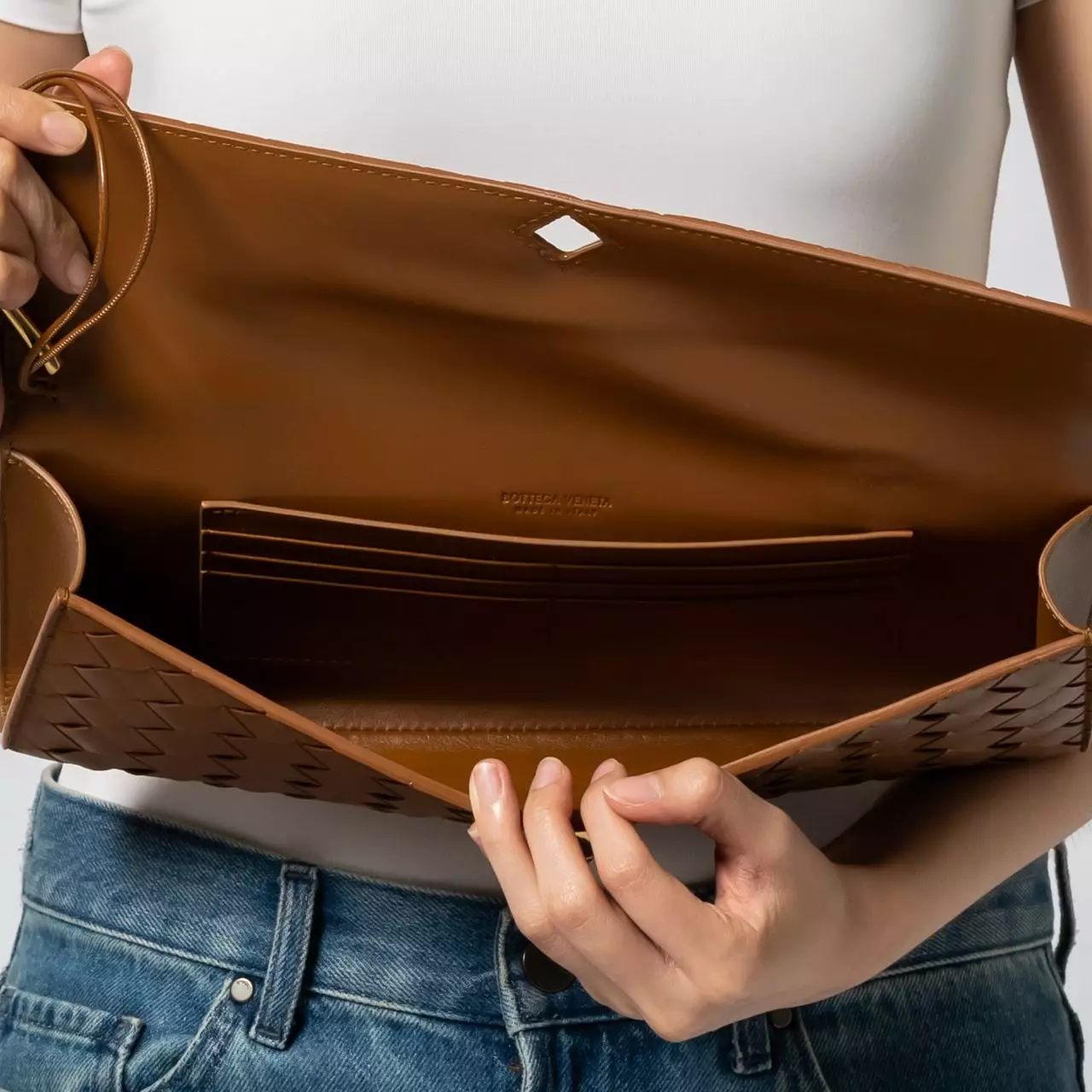 Andiamo Long Clutch With Handle Cognac