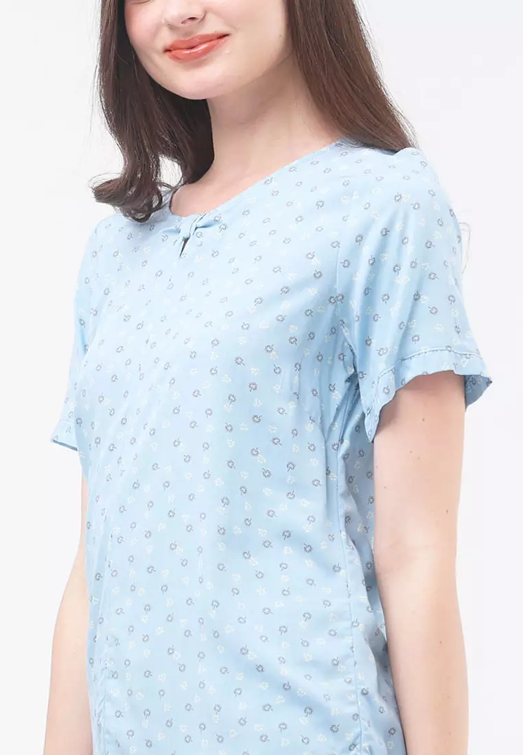 Short Sleeves V-neck Blouse