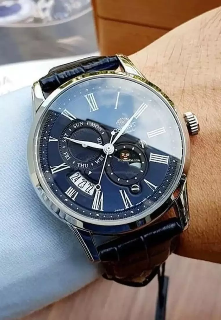 Orient sun outlet and moon