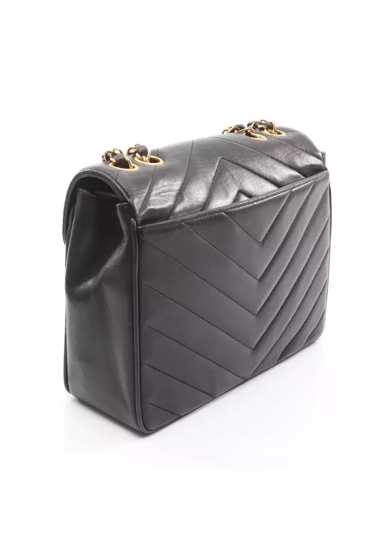 Pre-Loved Chanel V-stitch Chevron chain shoulder bag W chain shoulder bag lambskin black gold hardware