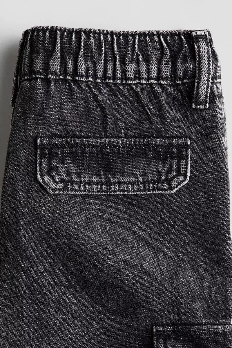 Relaxed Tapered Fit Jeans