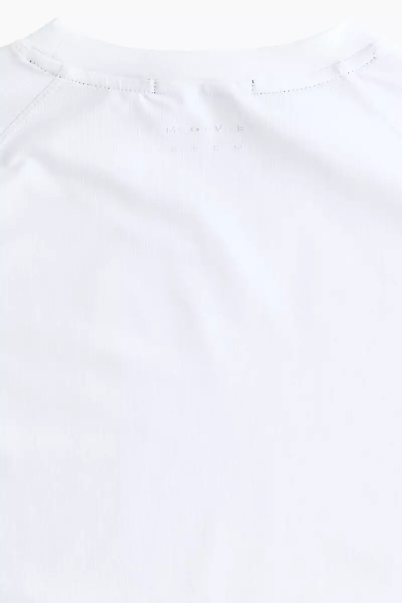 Muscle Fit Sports T-shirt with CoolMove™
