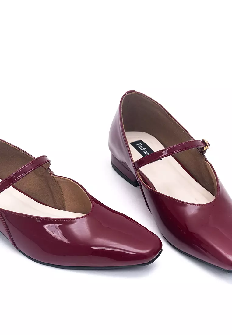 Jolie Flat Shoes in Maroon
