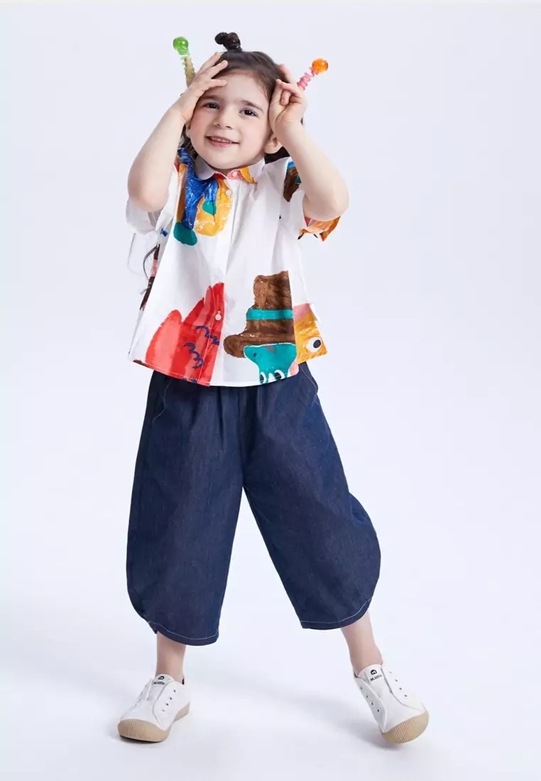 Calf Length Relaxed Denim Pants with Graphic Print