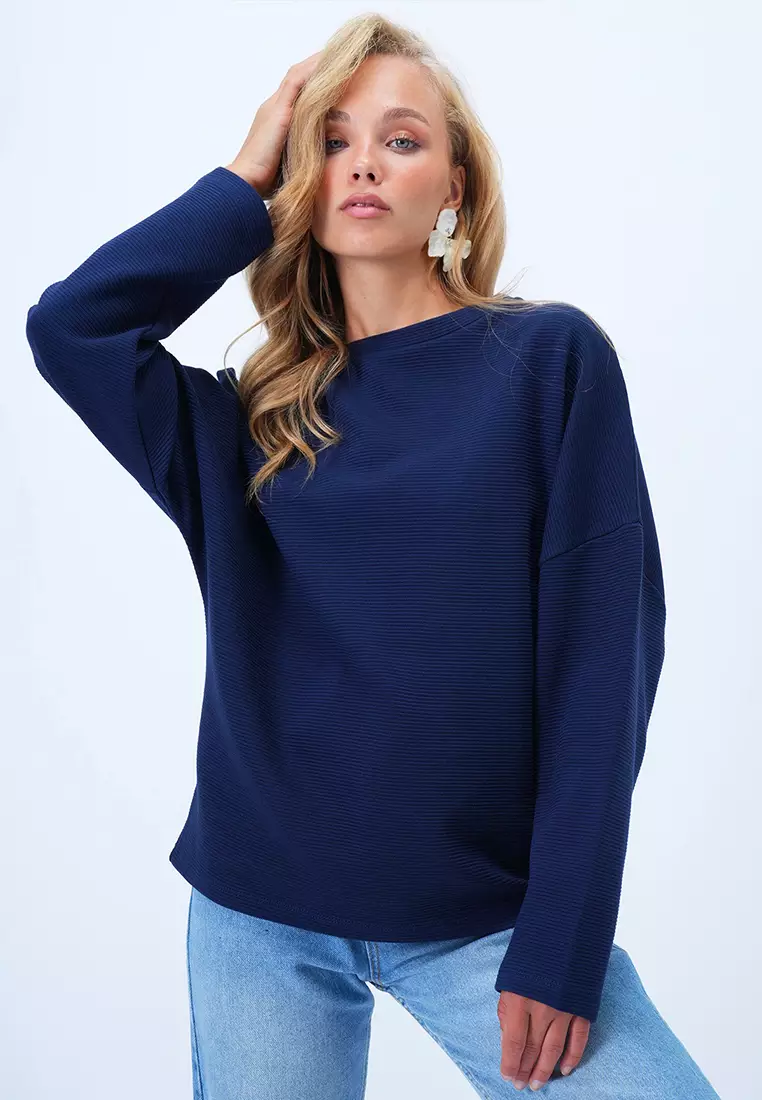 Women's Midnight Blue Crew Neck Batwing Sleeve Wide Cut Basic Blouse Alc-X14391