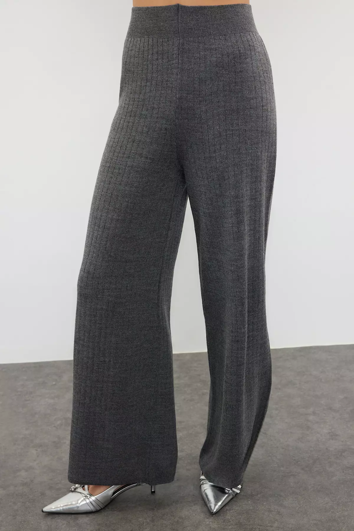 Anthracite Knitwear Crop Top And Trousers Set Toe Detailed