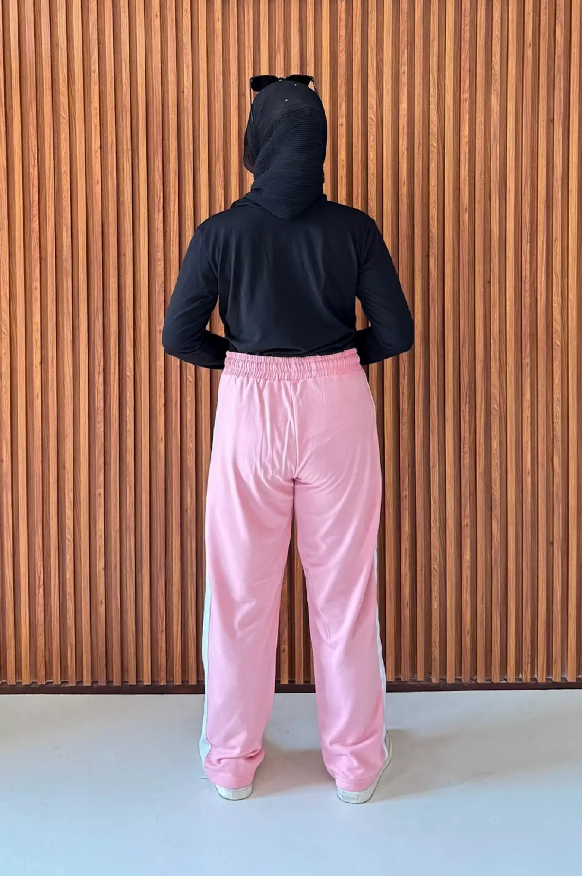 Aisyah Basic Sweatpants - Celana Training Olahraga Wanita