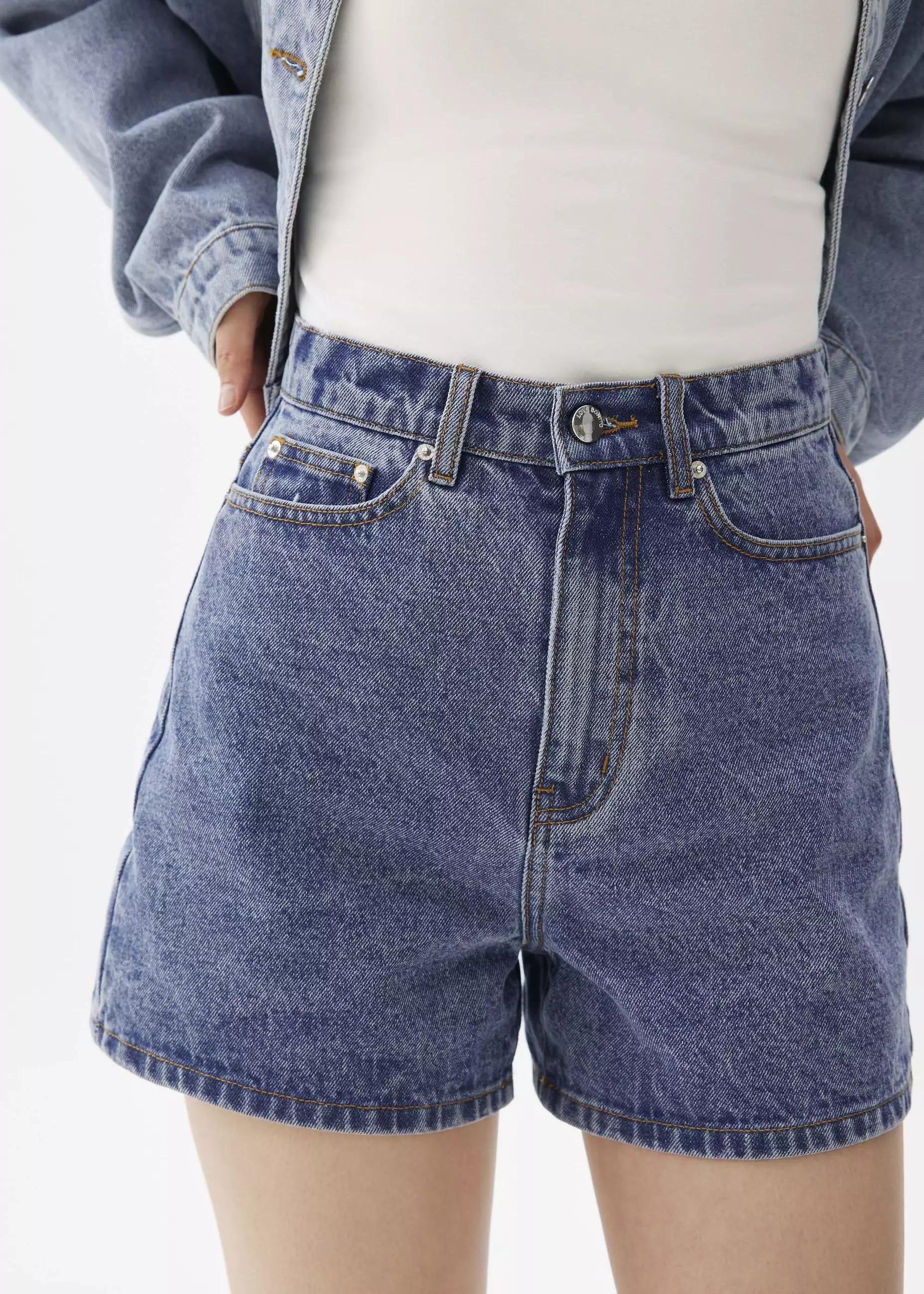 Celana Pendek Wanita - Yuki Classic Denim Shorts