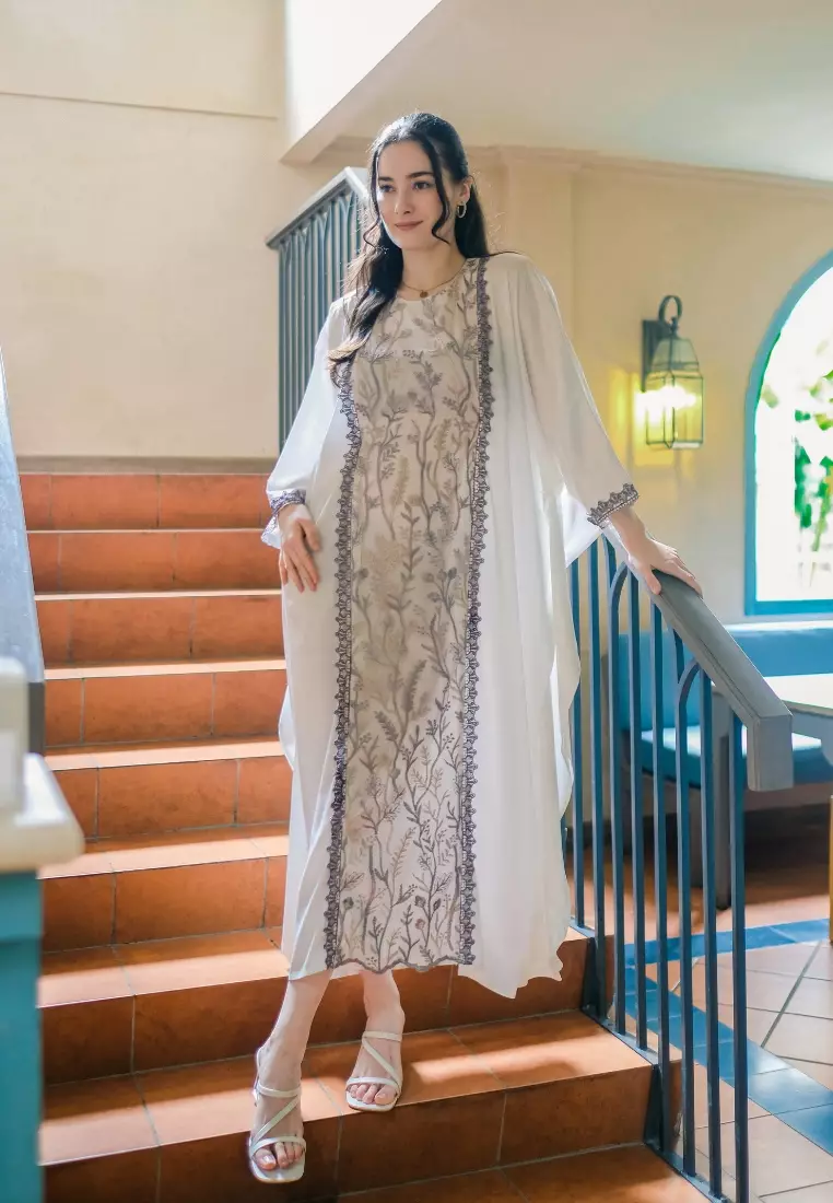 Urban Exchange July Kaftan White - Kaftan Putih Lengan 7/8 Warna White