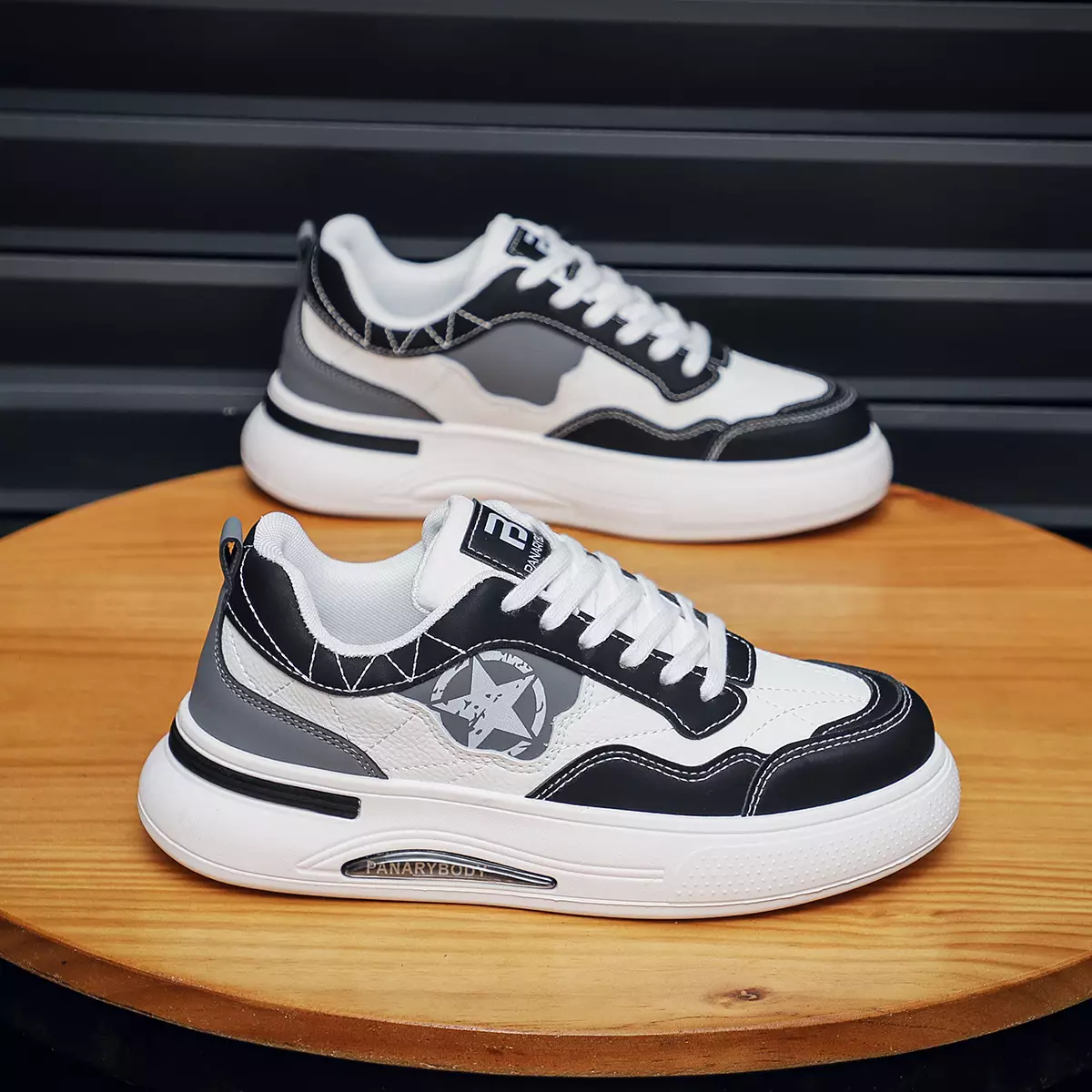 Sepatu Sporty Simple Pria Sneakers Cowok QN6626