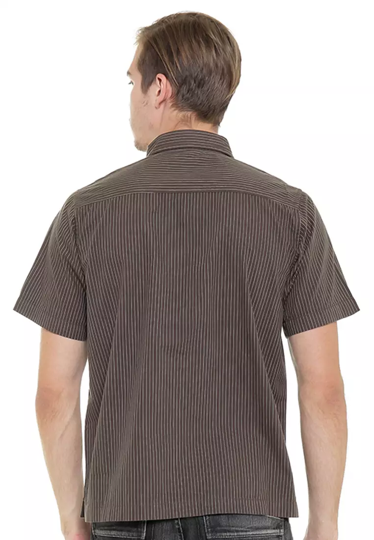 LGS - Kemeja Casual Pria - Lengan Pendek - Motif Salur - Warna Coklat Gelap