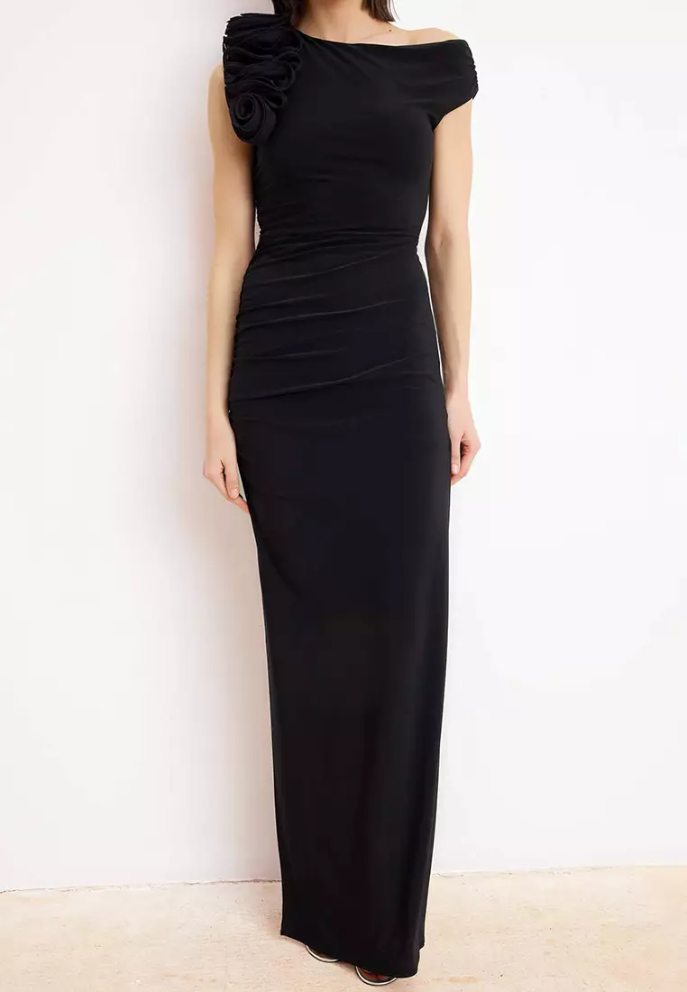 Black Plain One-Shoulder Appliqué Detailed Knitted Sandy Maxi Evening & Graduation Dress Tprss26Ae84